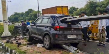 Hyundai Venue Driven into Guard Rail