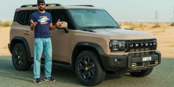 Indian Vlogger Reviews Land Rover Defender