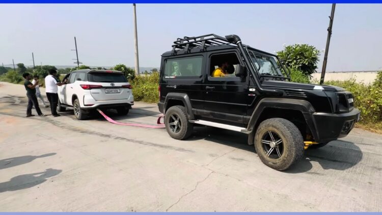 Force Gurkha Vs Toyota Fortuner Legender Tug of War