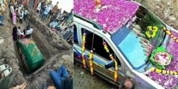 Man Buries Maruti WagonR as Farewell