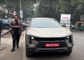 Driverless Mahindra BE 6e Driving Itself