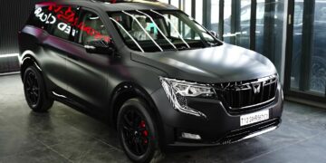 Mahindra XUV700 Converted into Matte Look