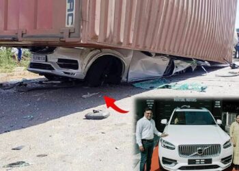 Truck Falls on Volvo XC90