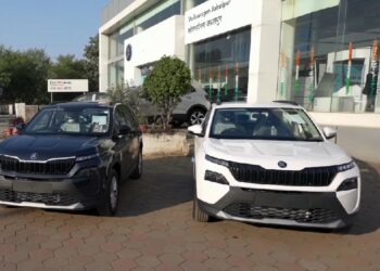 Skoda Kylaq Signature vs Signature Plus Variant Comparison