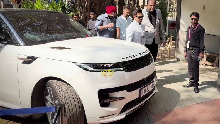 Aparshakti Khurana Buys Range Rover