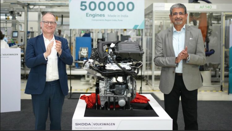 Andreas Dick Škoda Auto As Board Member for Production and Logistics and Piyush Arora Md  Ceo of Škoda Auto Volkswagen India Unveil the 500000th Make in india Engine